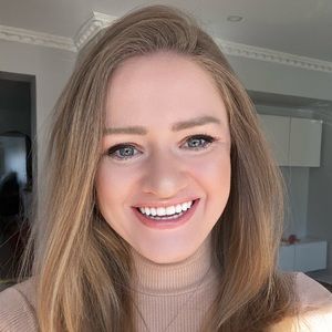 Meet your Posher, Laina